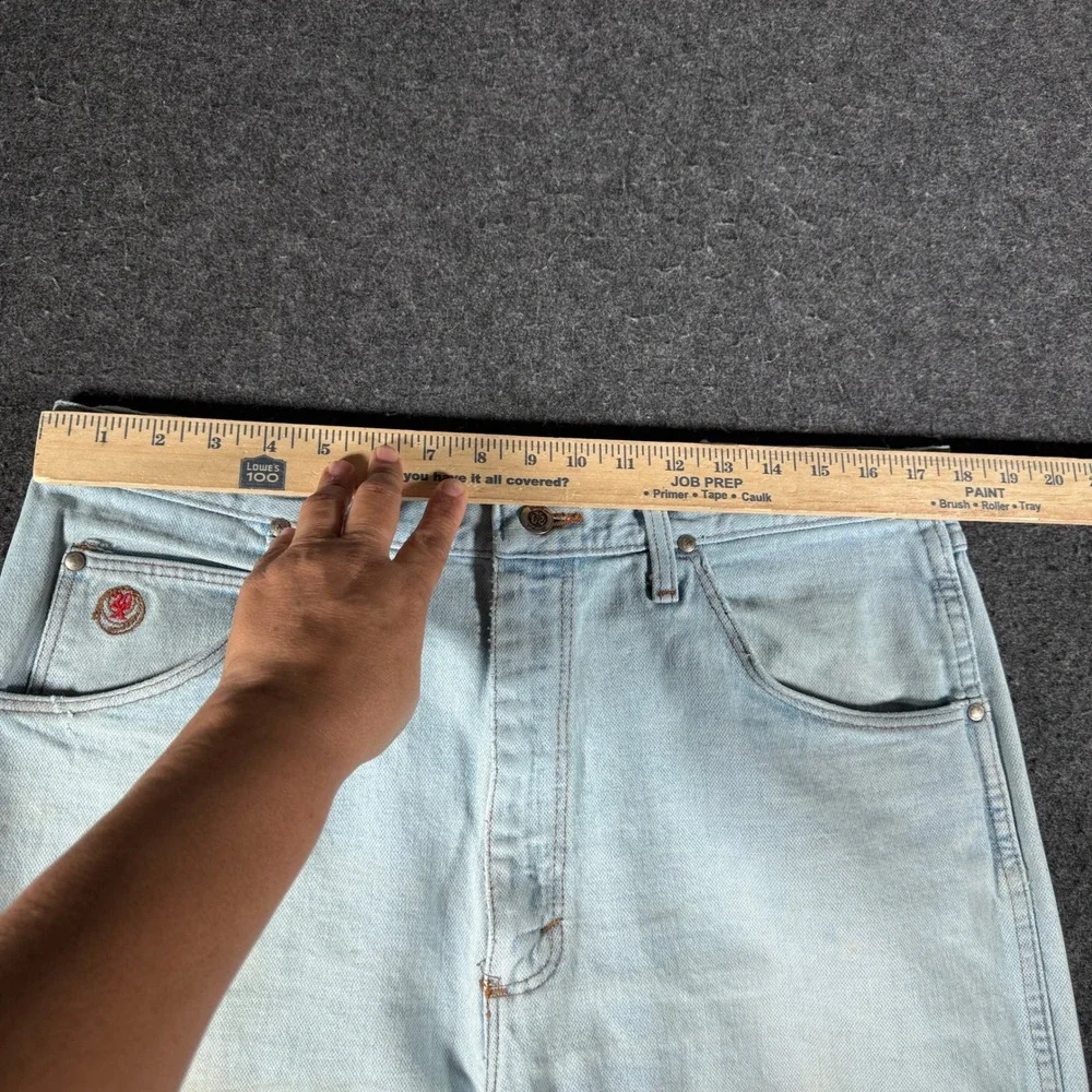 Wrangler 20X Vintage Mens Light Wash Straight Leg Denim Jeans Made in USA 34x32